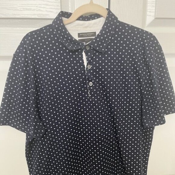 Banana Republic cotton polo:  navy blue with pattern, gently worn and versatile - Picture 2 of 4